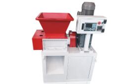 金屬片材撕碎，塑料瓶撕碎，小型撕碎機，雙軸撕碎機，迷你撕碎機